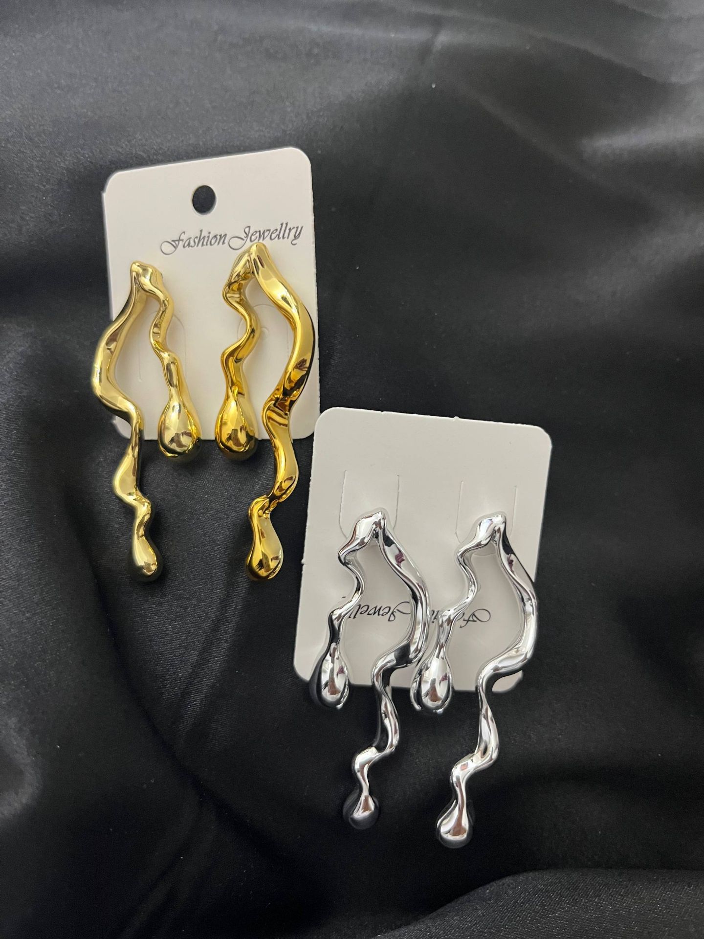 گوشواره اشکی